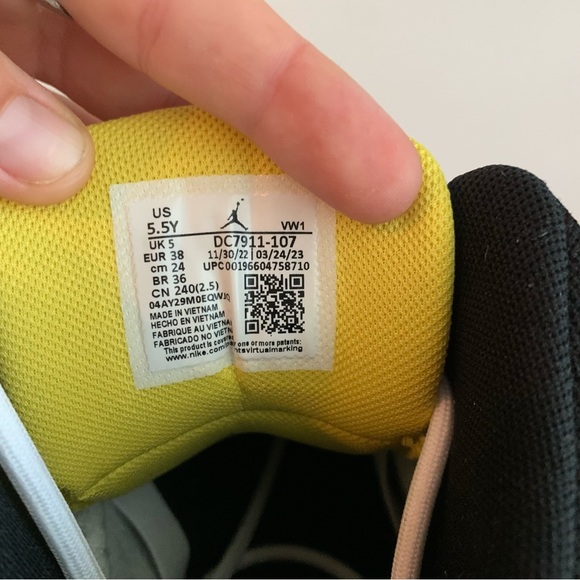 Air Jordan Pro Strong GS 'Tour Yellow' Youth Nike Basketball Shoes Big Boy 5.5Y - Picture 6 of 6